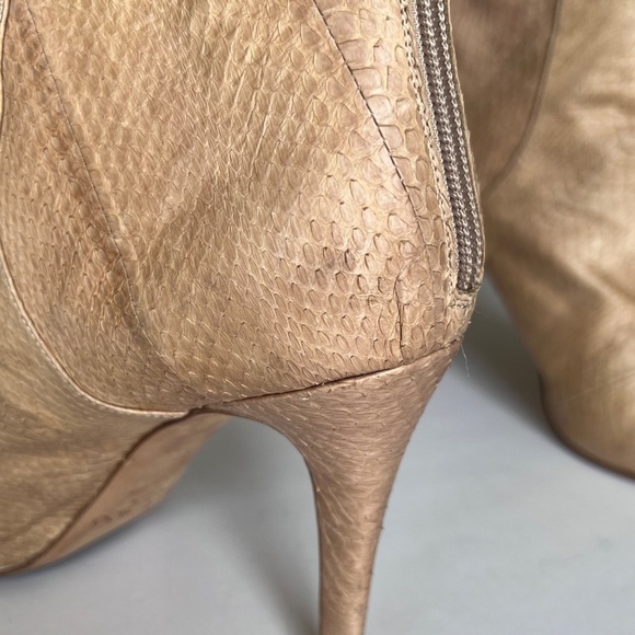 🌸Host Pick🌸 Jimmy Choo Tan Snakeskin Stiletto Boots Almond Toe Size 11 (41) - Picture 8 of 11